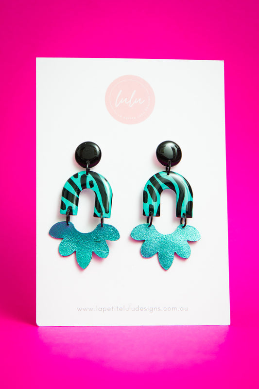 Alina Dangle | Zesty Zebra (Teal)